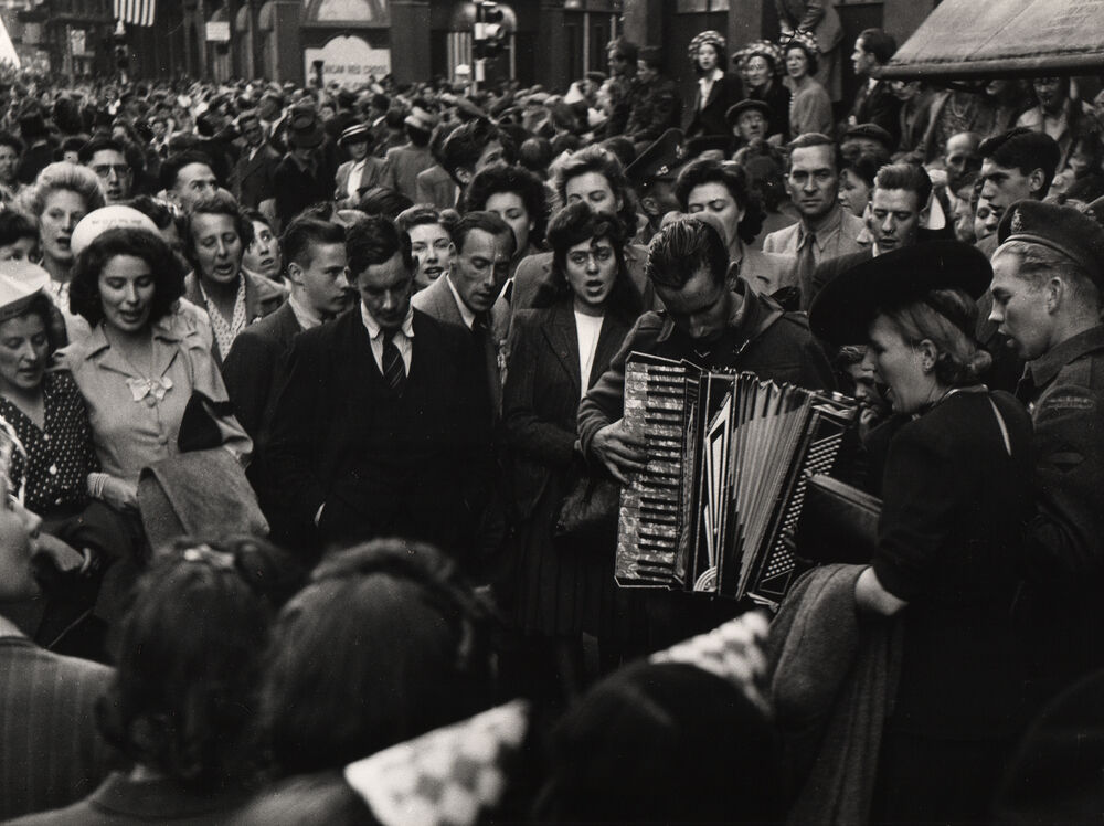 VE Day Picadilly Circus, London,