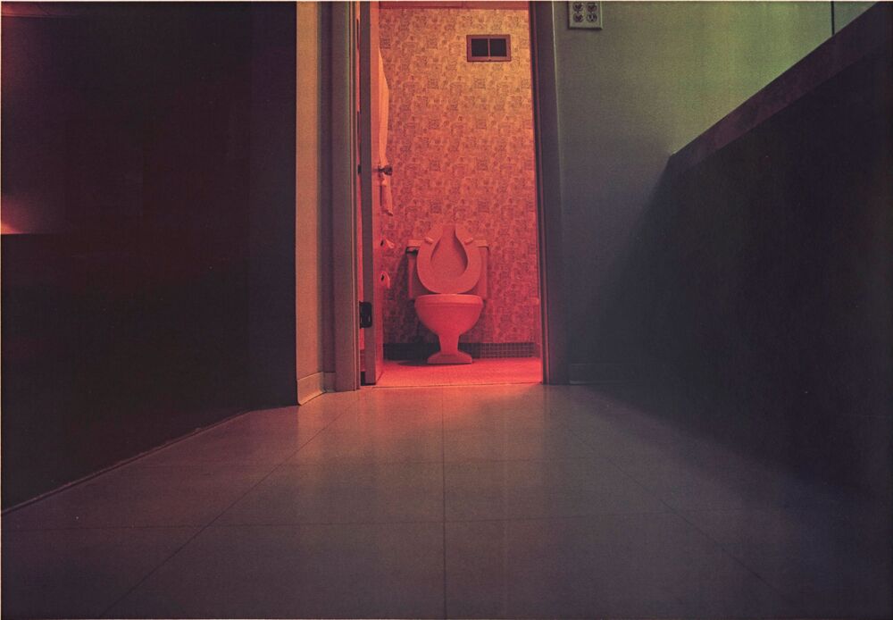 Red Toilette